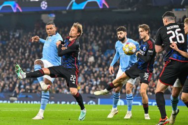 Manchester City 'den Manuel Akanji, Manchester City ile F.C. arasındaki UEFA Şampiyonlar Ligi maçında 1-0 kazanma golünü kutluyor. Kopenhag Etihad Stadyumu, Manchester, İngiltere, 6 Mart 202