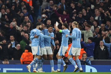 Manchester City 'den Manuel Akanji, Manchester City ile F.C. arasındaki UEFA Şampiyonlar Ligi maçında 1-0 kazanma golünü kutluyor. Kopenhag Etihad Stadyumu, Manchester, İngiltere, 6 Mart 202