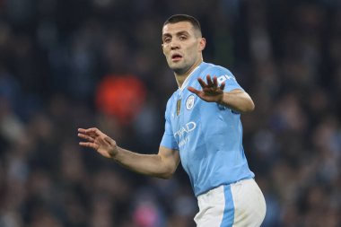 Manchester City 'den Mateo Kovai UEFA Şampiyonlar Ligi maçında takımına talimat veriyor. Kopenhag Etihad Stadyumu, Manchester, İngiltere, 6 Mart 2024