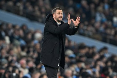 Jacob Neestrup FC Kopenhag teknik direktörü takımına UEFA Şampiyonlar Ligi maçında Manchester City ve F.C. Kopenhag Etihad Stadyumu, Manchester, İngiltere, 6 Mart 202