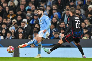 Manchester City ile F.C. arasındaki UEFA Şampiyonlar Ligi karşılaşmasında Manchester City 'den Joko Gvardiol pas veriyor. Kopenhag Etihad Stadyumu, Manchester, İngiltere, 6 Mart 2024