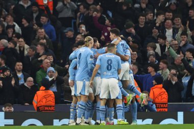 Manchester City 'den Manuel Akanji, Manchester City ile F.C. arasındaki UEFA Şampiyonlar Ligi maçında 1-0 kazanma golünü kutluyor. Kopenhag Etihad Stadyumu, Manchester, İngiltere, 6 Mart 202