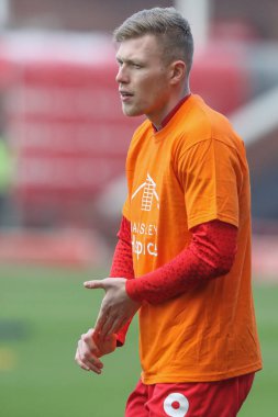 Barnsley 'den Sam Cosgrove 9 Mart 202' de İngiltere 'nin Oakwell kentinde oynanan Sky Bet 1 maçı sırasında ısınma turunda