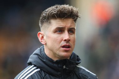 Fulham 'dan Tom Cairney Premier Lig maçı sırasında Wolverhampton Wanderers, Fulham' a karşı Molineux, Wolverhampton, Birleşik Krallık, 9 Mart 202