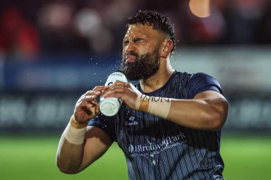 Warrington Wolves 'tan Zane Musgrove, 7 Mart 202' de İngiltere 'nin Hull-Hull kentinde oynanan 4. Betfred Süper Lig karşılaşması öncesinde ısınma öncesi bir içki içiyor.