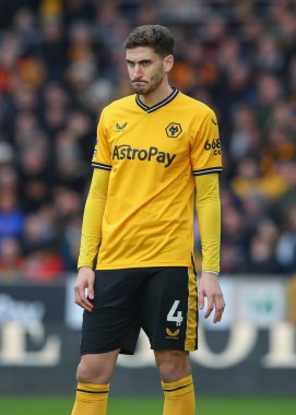 Wolverhampton Wanderers takımından Santiago Bueno, 9 Mart 202 'de Wolverhampton Wanderers Fulham' a karşı oynanan Premier League maçında