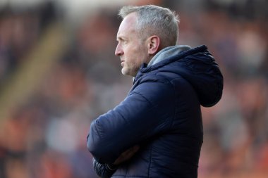 Neil Critchley Blackpool teknik direktörü Sky Bet 1 maçında Blackpool Portsmouth 'a karşı Bloomfield Road, Blackpool, İngiltere, 9 Mart 202