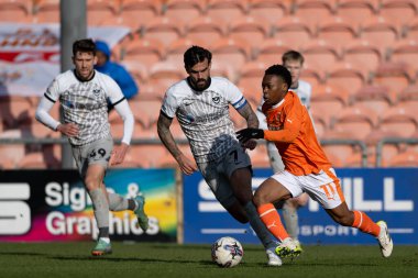Blackpool takımından Karamoko Dembele 9 Mart 202 'de Bloomfield Road, Blackpool' da Blackpool-Portsmouth maçında