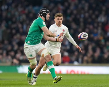 İrlandalı Caelan Doris, 9 Mart 202 'de Twickenham Stadyumu' nda oynanan 2024 Guinness 6 Milletle İrlanda maçında pas attı.