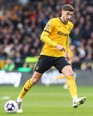 Wolverhampton Wanderers takımından Santiago Bueno 9 Mart 202 'de Molineux, Wolverhampton' da Wolverhampton Wanderers 'a karşı oynanan Premier League maçında