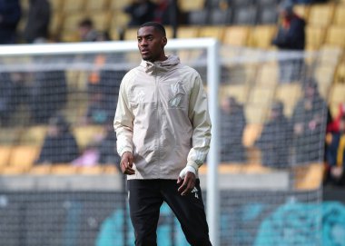 Fulham 'dan Tosin Adarabioyo, Premier Lig karşılaşmasında ısınıyor. Wolverhampton Wanderers, Fulham' a karşı, Molineux, Wolverhampton, Birleşik Krallık, 9 Mart 202