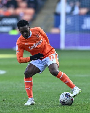Blackpool takımından Karamoko Dembele, 9 Mart 202 'de Bloomfield Road, Blackpool' da oynanan Blackpool-Portsmouth maçında maç yapıyor.