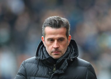 Fulham 'ın Marco Silva teknik direktörü Premier Lig maçında Wolverhampton Wanderers Fulham' a karşı Molineux, Wolverhampton, İngiltere, 9 Mart 202