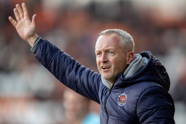 Neil Critchley Blackpool teknik direktörü Sky Bet 1 maçında Blackpool Portsmouth 'a karşı Bloomfield Road, Blackpool, İngiltere, 9 Mart 202