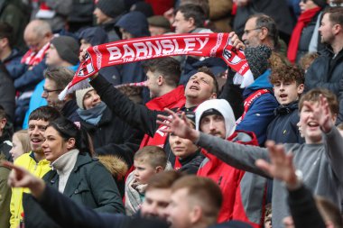 Taraftarlar eşarpları kaldırırken, takımlar 9 Mart 202 'de Oakwell, Barnsley, Barnsley' de oynanan Sky Bet 1 maçında eşarp kaldırıyor.