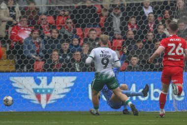Lincoln City 'den Joe Taylor, 9 Mart 202' de Oakwell, Barnsley 'de oynanan Sky Bet 1 karşılaşmasında 0-1 berabere kaldı.