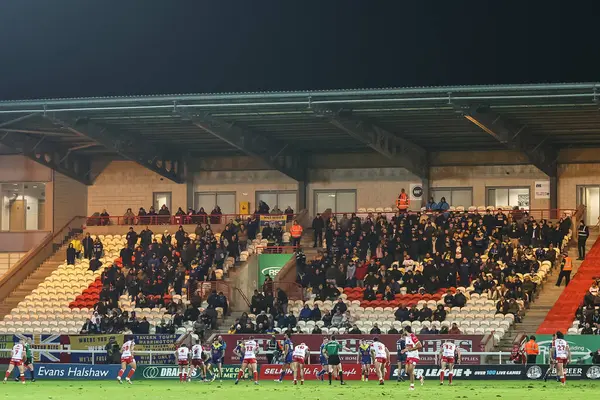 Warrington taraftarları 4. Betfred Süper Lig karşılaşmasında Hull KR, Warrington Wolves 'a karşı Sewell Group Craven Park, Kingston upon Hull, Birleşik Krallık, 7 Mart 202