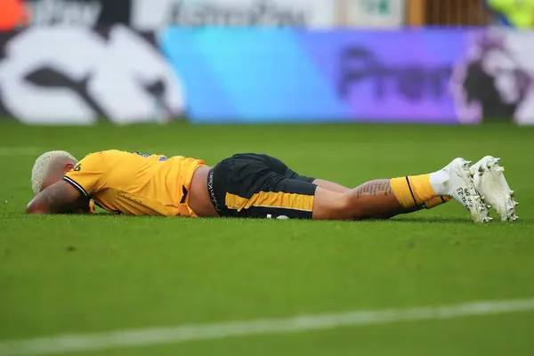 Mario Lemina Wolverhampton Wanderers Goes Injury Premier League Match Wolverhampton — Stock Photo, Image