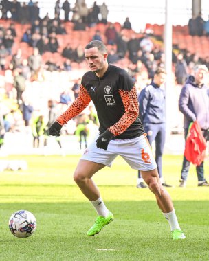 Blackpool 'dan Oliver Norburn 9 Mart 202' de Bloomfield Road, Blackpool 'da oynanan Blackpool-Portsmouth maçı öncesinde oynanan maç öncesi ısınma maçında