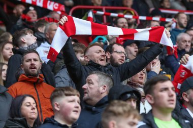 Taraftarlar eşarpları kaldırırken, takımlar 9 Mart 202 'de Oakwell, Barnsley, Barnsley' de oynanan Sky Bet 1 maçında eşarp kaldırıyor.