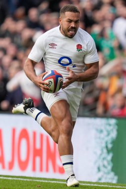 İngiltere 'den Ollie Lawrence, 9 Mart 202' de Twickenham Stadyumu 'nda oynanan 2024 Guinness 6.