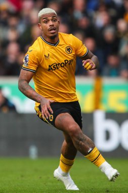 Wolverhampton Wanderers 'dan Mario Lemina Premier League maçında Wolverhampton Wanderers, Fulham' a karşı Molineux, Wolverhampton, İngiltere, 9 Mart 202