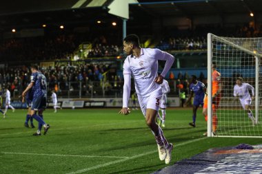 Barnsley 'den Jon Russell, 12 Mart 202' de İngiltere 'nin Carlisle kenti Brunton Park' ta oynanan Sky Bet Lig 1 karşılaşmasında 1-3 'lük galibiyetini kutluyor.
