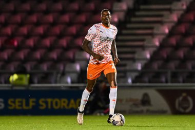 Blackpool takımından Marvin Ekpiteta, 12 Mart 202 tarihinde Northampton Town, Northampton Stadyumu 'nda Blackpool' a karşı oynanan Sky Bet 1 karşılaşmasında maç yapıyor.