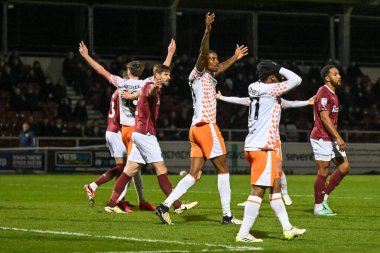 Blackpool 'dan Marvin Ekpiteta bir gol için temyiz ediyor ama 12 Mart 202' de İngiltere 'nin Sixfields Stadyumu' ndaki Northampton Town-Blackpool maçında verilmedi.