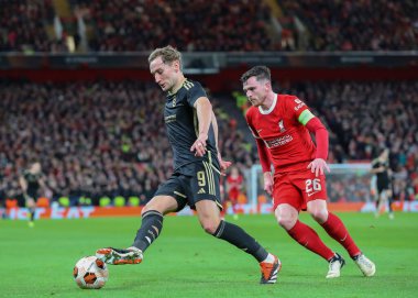 Atletizm Kulübü Sparta Praha 'dan Jan Kuchta, Anfield, Liverpool, İngiltere' de oynanan UEFA Avrupa Ligi karşılaşmasında topu kontrol ediyor.