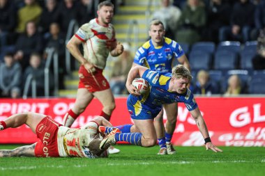 Leeds Rhinos takımından James McDonnell, 15 Mart 202 'de Leeds Stadyumu' nda oynanan Betfred Süper Lig 5. Round karşılaşmasında St. Helens 'e karşı Jake Wingfield ile karşı karşıya geldi.