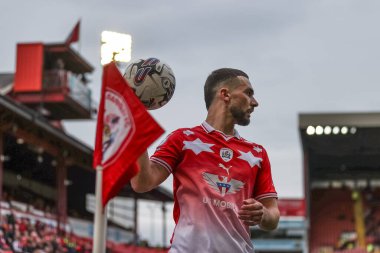 Barnsley 'den Adam Phillips Sky Bet Ligi 1 maçı sırasında Barnsley ile Cheltenham Town, Oakwell, Barnsley, İngiltere, 16 Mart 202