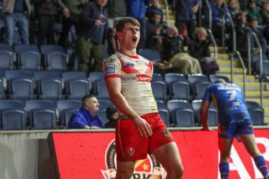St. Helens takımından Jon Bennison, 15 Mart 202 'de Leeds Rhinos' un St. Helens 'e karşı oynadığı Betfred Süper Lig karşılaşmasında denemesini kutluyor.