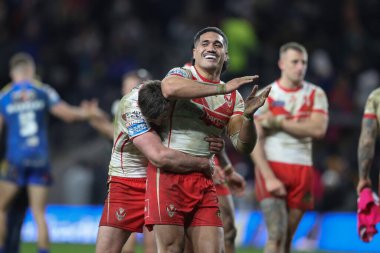 St. Helens 'ten Sione Matautia, 15 Mart 2024' te Headingley Stadyumu 'nda oynanan Betfred Süper Lig 5. Raundunda Leeds Gergedan' a karşı St Helens maçını kutluyor.