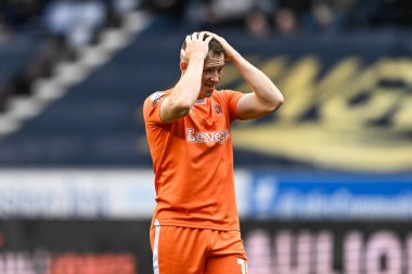 Blackpool 'dan Shayne Lavery, 16 Mart 202' de İngiltere 'nin Wigan şehrinde oynanan Wigan Atletizm ve Blackpool maçında kaçırılan şansa tepki gösterdi.