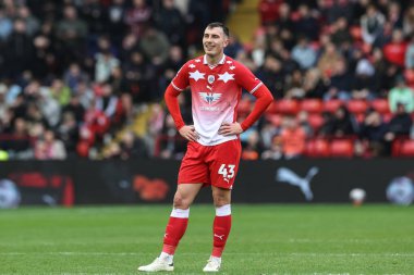 Barnsley takımından Josh Earl, 16 Mart 202 'de Oakwell, Barnsley, İngiltere' de Cheltenham Town 'a karşı oynanan Sky Bet 1 karşılaşmasında