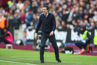 Premier Lig maçında Aston Villa 'nın Unai Emery teknik direktörü West Ham United, Londra Stadyumu' nda Aston Villa 'ya karşı, 17 Mart 202