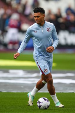 Aston Villa 'dan Ollie Watkins Premier Lig karşılaşması öncesinde Londra Stadyumu' nda oynanan West Ham United - Aston Villa maçı öncesinde 17 Mart 202