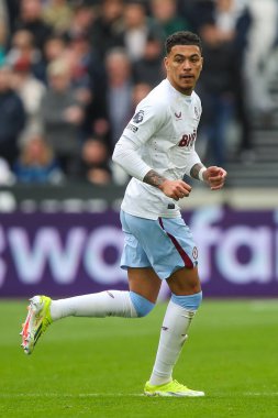 Aston Villa 'dan Morgan Rogers Premier Lig maçı sırasında West Ham United, Aston Villa' ya karşı Londra Stadyumu, Londra, 17 Mart 202