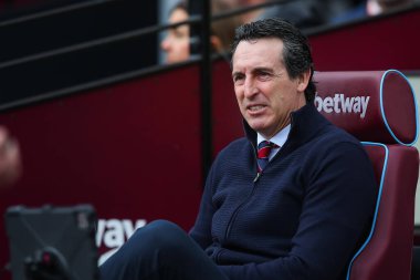 Premier Lig maçında Aston Villa 'nın Unai Emery teknik direktörü West Ham United, Londra Stadyumu' nda Aston Villa 'ya karşı, 17 Mart 202