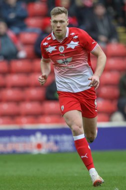 Barnsley 'den Sam Cosgrove, Sky Bet Ligi 1 maçında Barnsley ile Cheltenham Town arasında 16 Mart 202' de Oakwell, Barnsley, İngiltere 'de oynandı.