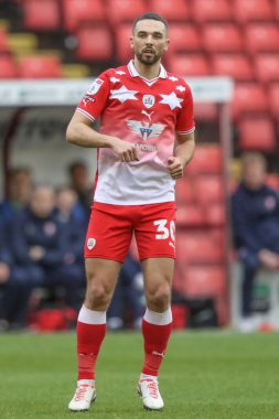 Barnsley 'den Adam Phillips Sky Bet Ligi 1 maçı sırasında Barnsley ile Cheltenham Town, Oakwell, Barnsley, İngiltere, 16 Mart 202