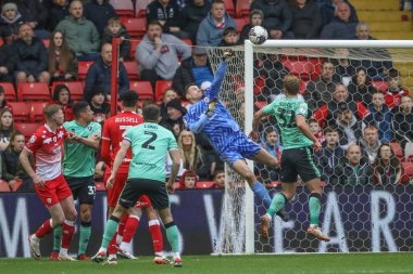 Barnsley 'den Liam Roberts, 16 Mart 202' de Oakwell, Barnsley 'de Barnsley ile Cheltenham Town arasında oynanan 1.