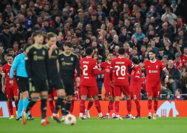 Liverpool 'dan Cody Gakpo, Liverpool' un 14 Mart 202 'de Anfield, Liverpool' da oynanan UEFA Avrupa Ligi karşılaşmasında 4-0 Liverpool 'a katılma hedefini kutluyor.