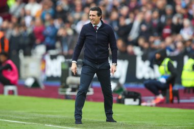 Premier Lig maçında Aston Villa 'nın Unai Emery teknik direktörü West Ham United, Londra Stadyumu' nda Aston Villa 'ya karşı, 17 Mart 202