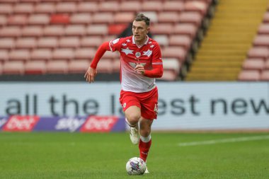 Barnsley 'li Josh Earl, 16 Mart 202' de Oakwell, Barnsley, Barnsley Town 'da oynanan Sky Bet 1 karşılaşmasında topu aldı.