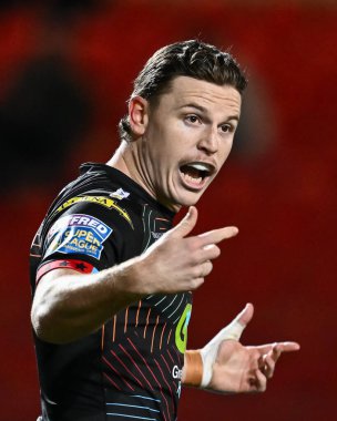 Wigan Warriors 'un Jai Field' ı Betfred Süper Lig 5. Raundunda ısınma turunda Salford Red Devils Wigan Warriors 'a karşı Salford Community Stadyumu, Eccles, Birleşik Krallık, 14 Mart 202