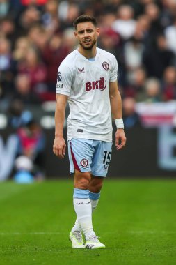 Aston Villa 'dan Lex Moreno Premier Lig maçı sırasında West Ham United, Aston Villa' ya karşı Londra Stadyumu 'nda 17 Mart 2024