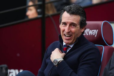 Premier Lig maçında Aston Villa 'nın Unai Emery teknik direktörü West Ham United, Londra Stadyumu' nda Aston Villa 'ya karşı, 17 Mart 202