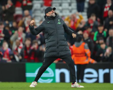 Liverpool 'dan Jrgen Klopp teknik direktörü, UEFA Avrupa Ligi karşılaşmasında Liverpool' un Sparta Prag 'a karşı Anfield, Liverpool, İngiltere' de 14 Mart 2024 'te oynadığı maçta tam zamanlı sonucu kutluyor.